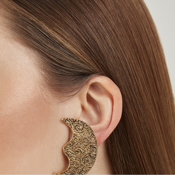 Rare Vintage Yves Saint Laurent Haute Couture Collection Gold Clip Earrings - Picture 5 of 5